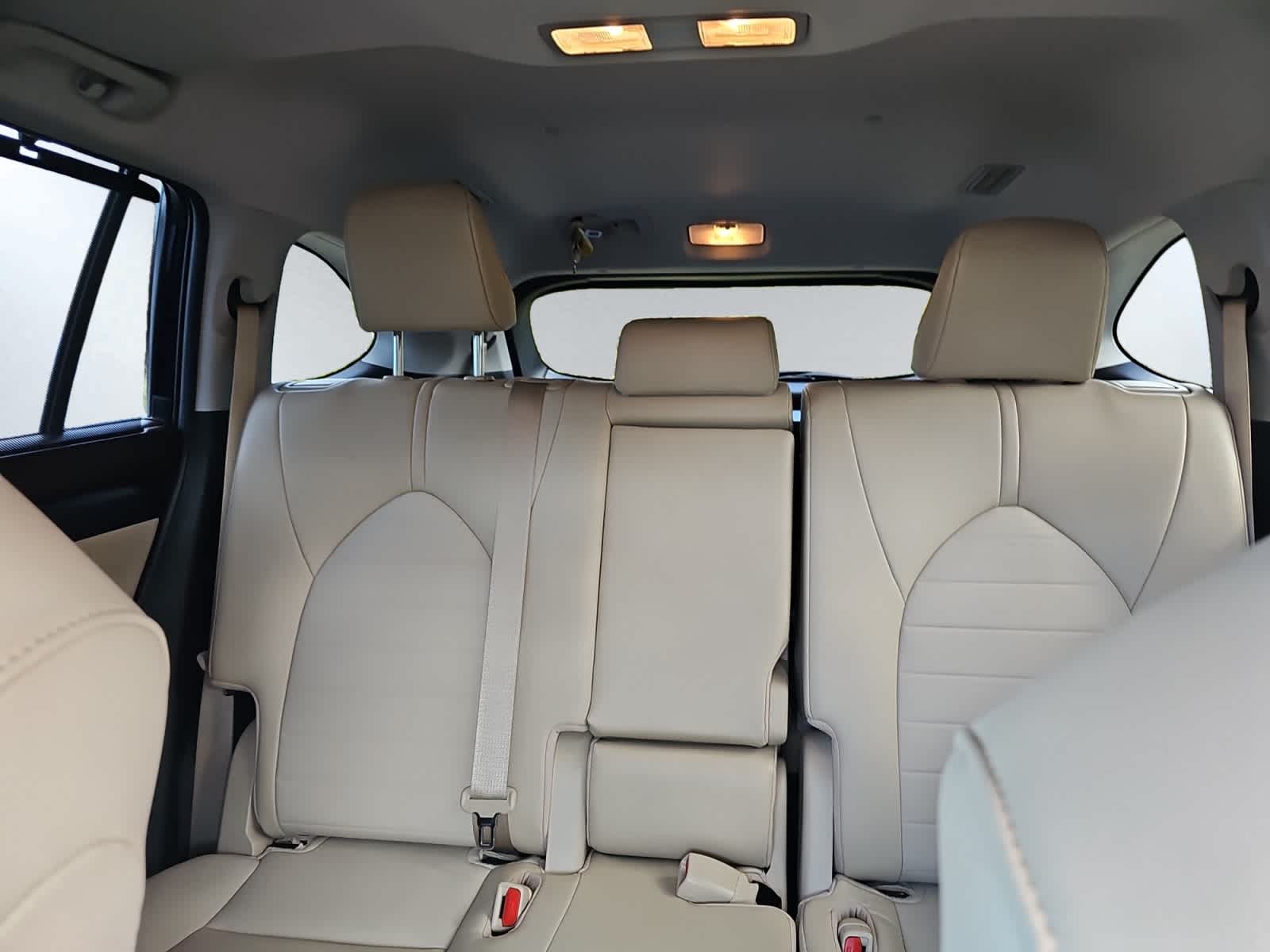 used 2022 Toyota Highlander car, priced at $35,487