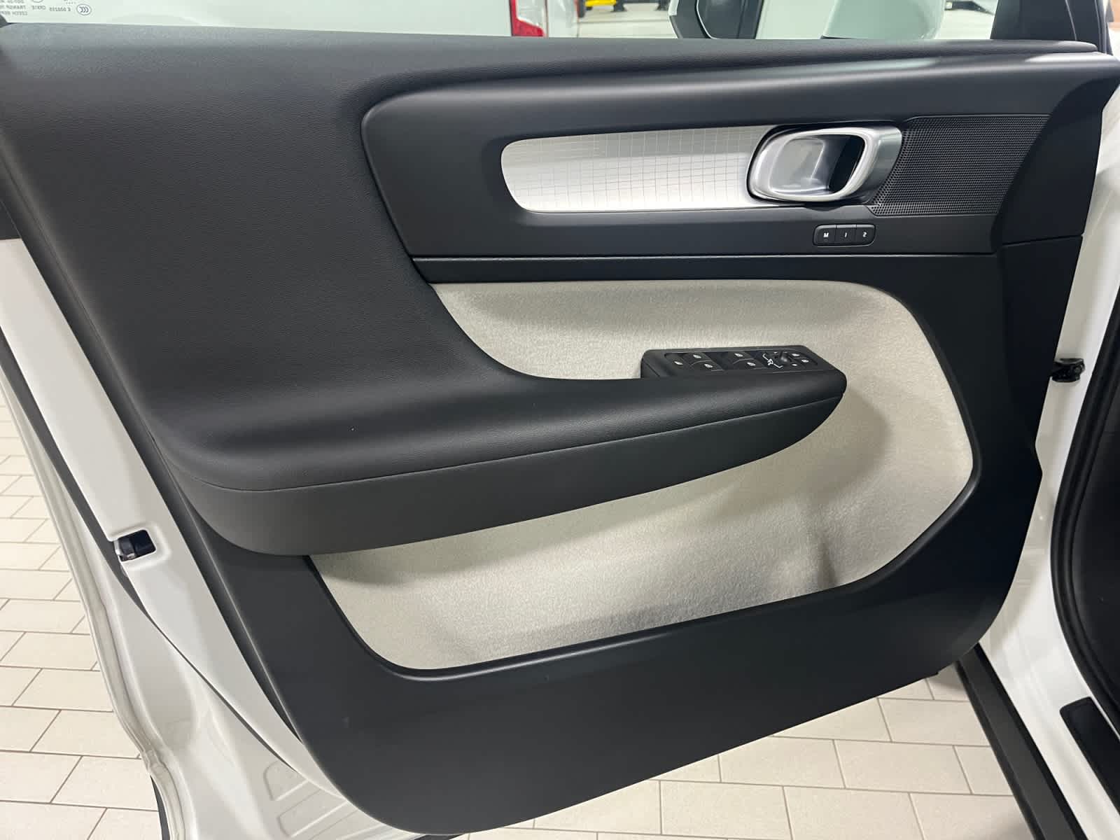 used 2019 Volvo XC40 car, priced at $20,998