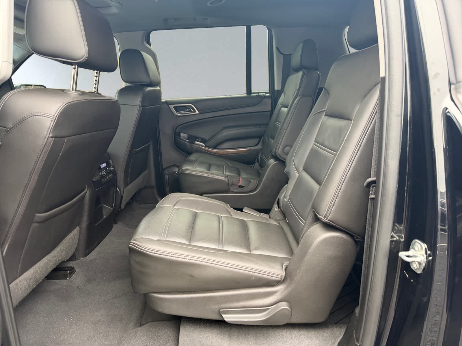 used 2019 GMC Yukon XL car, priced at $35,487