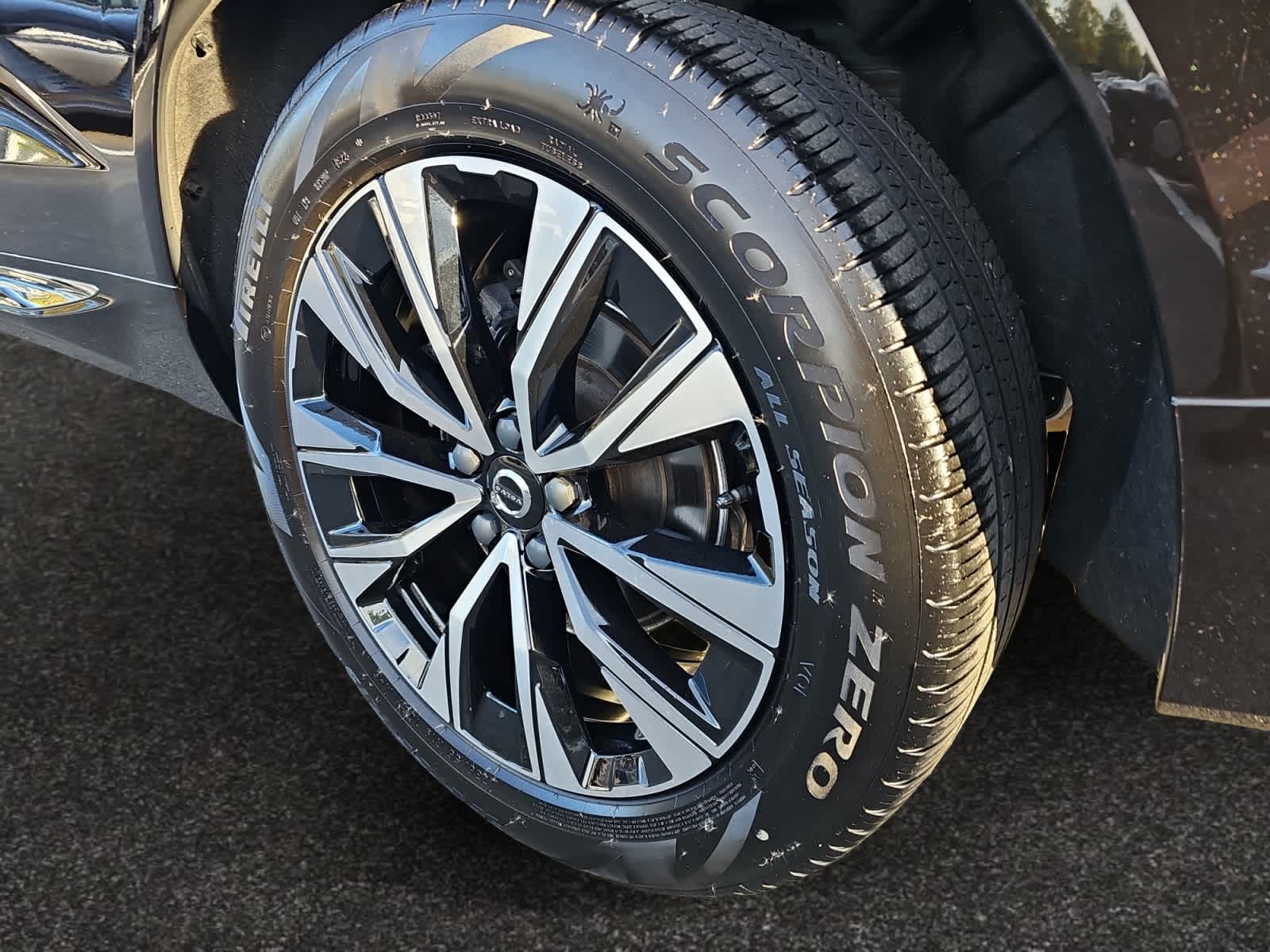 used 2023 Volvo XC60 car, priced at $35,387