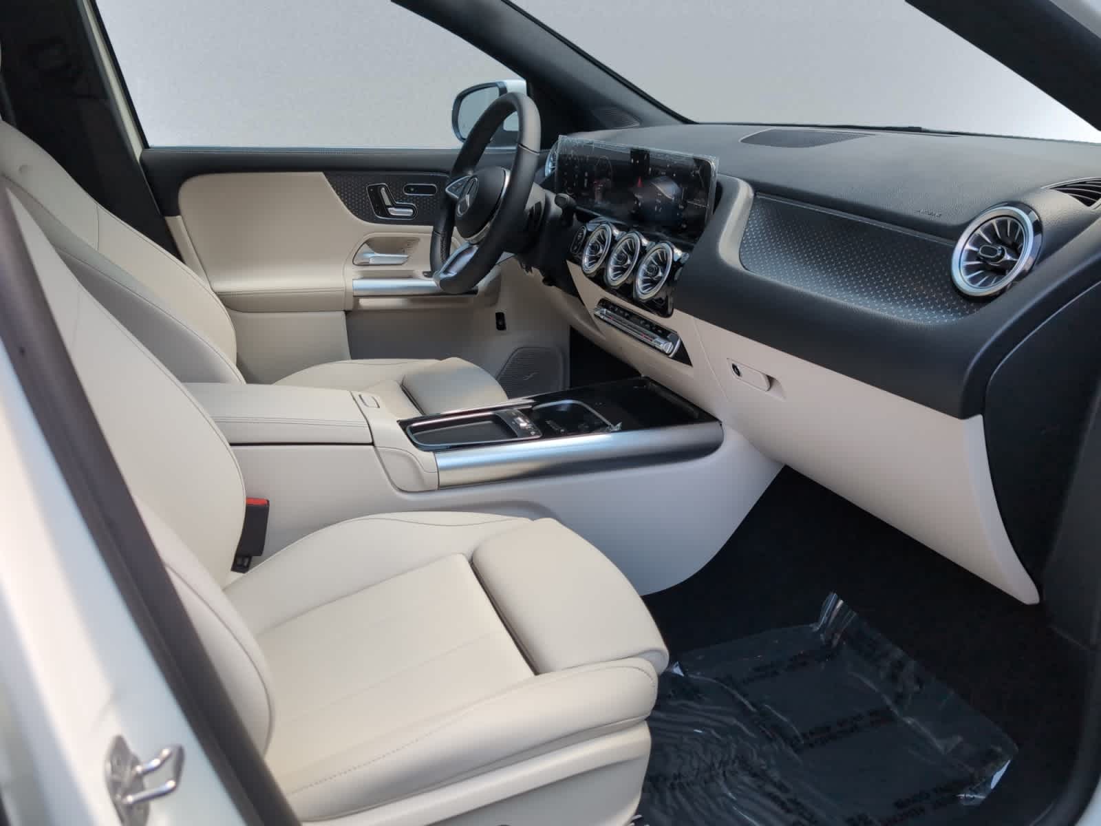 used 2025 Mercedes-Benz GLA 250 car, priced at $43,488