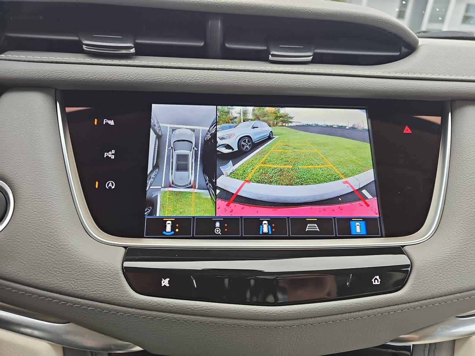 used 2024 Cadillac XT5 car, priced at $44,987