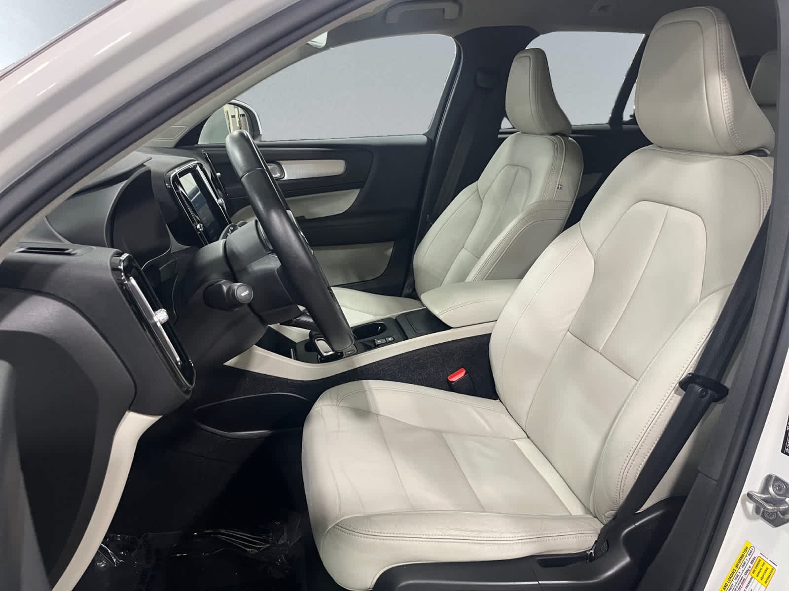 used 2019 Volvo XC40 car, priced at $20,998