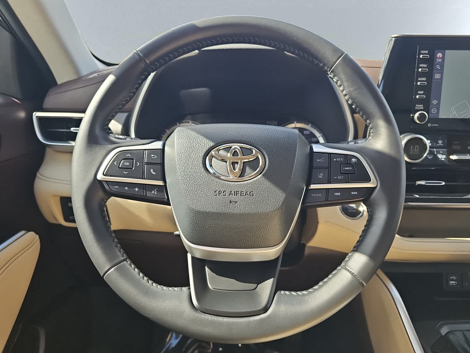 used 2022 Toyota Highlander car, priced at $35,487