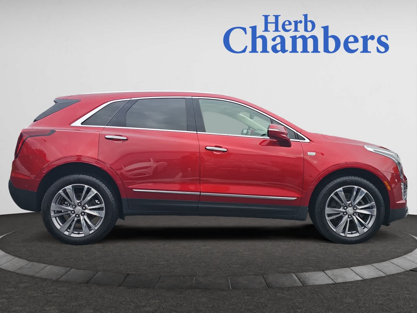 used 2024 Cadillac XT5 car, priced at $44,987