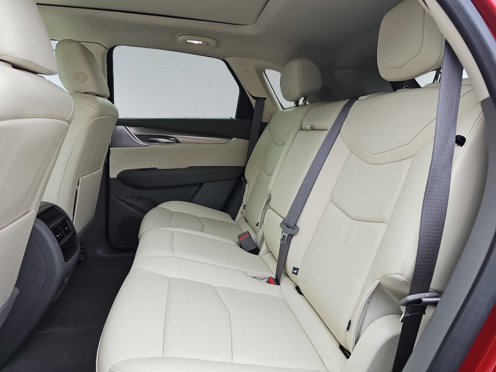 used 2024 Cadillac XT5 car, priced at $44,987