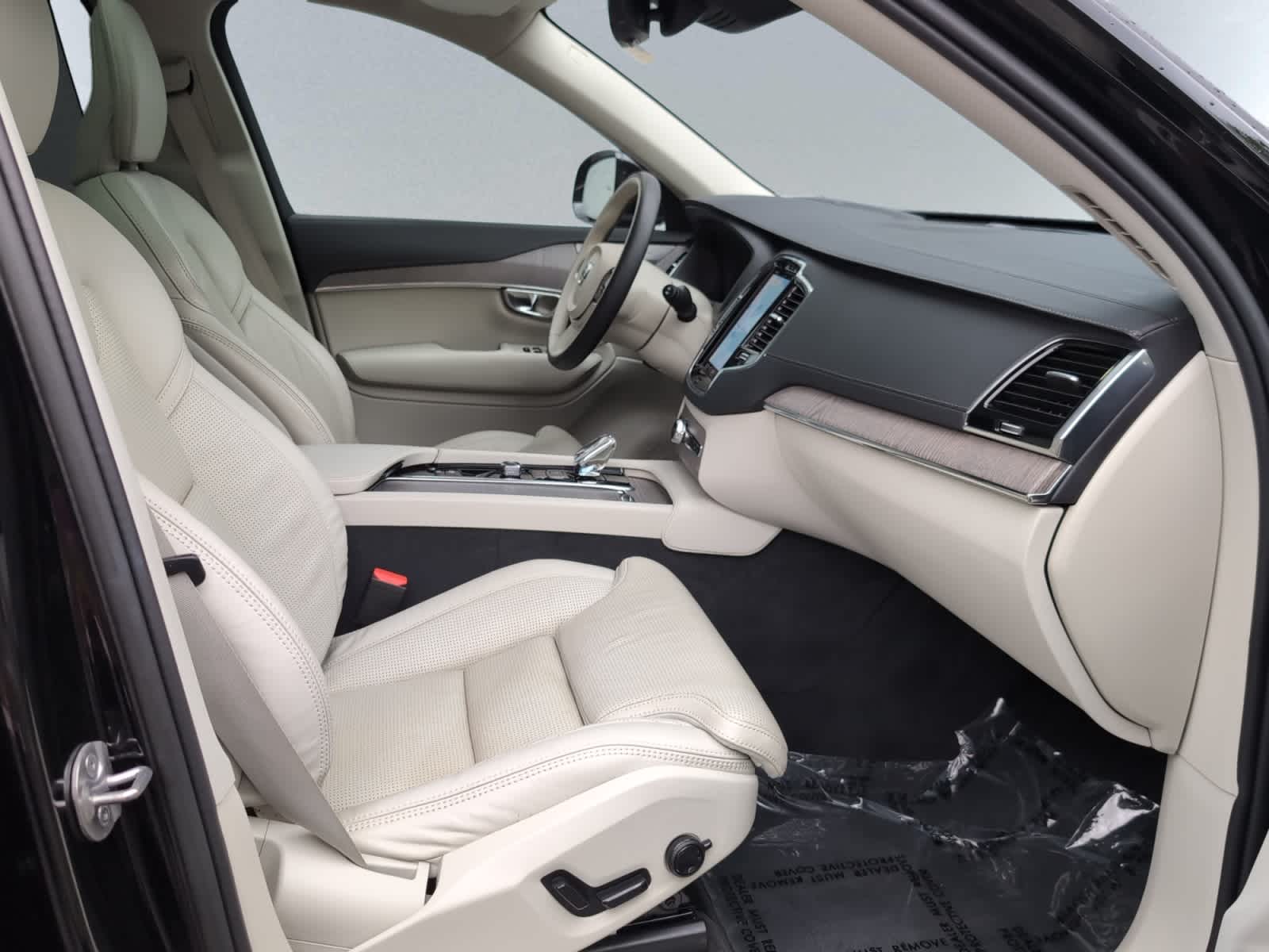 used 2023 Volvo XC90 car, priced at $41,988