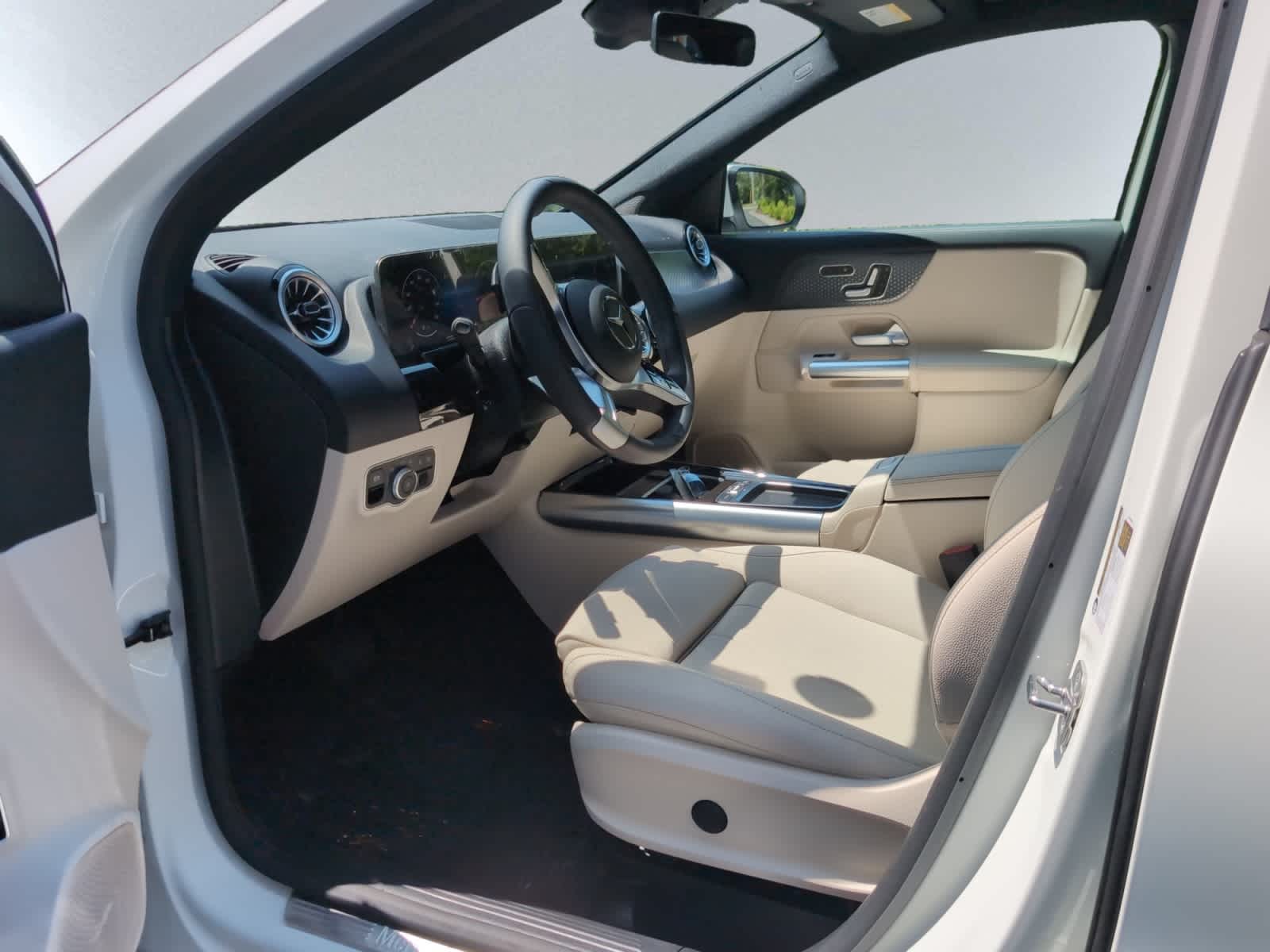 used 2025 Mercedes-Benz GLA 250 car, priced at $43,488
