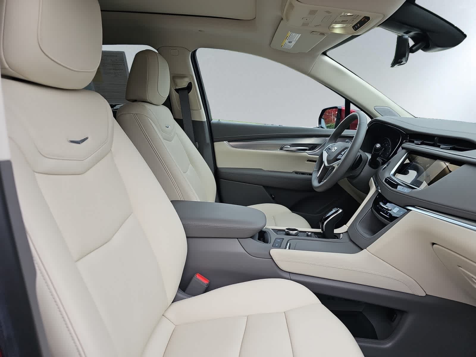 used 2024 Cadillac XT5 car, priced at $44,987