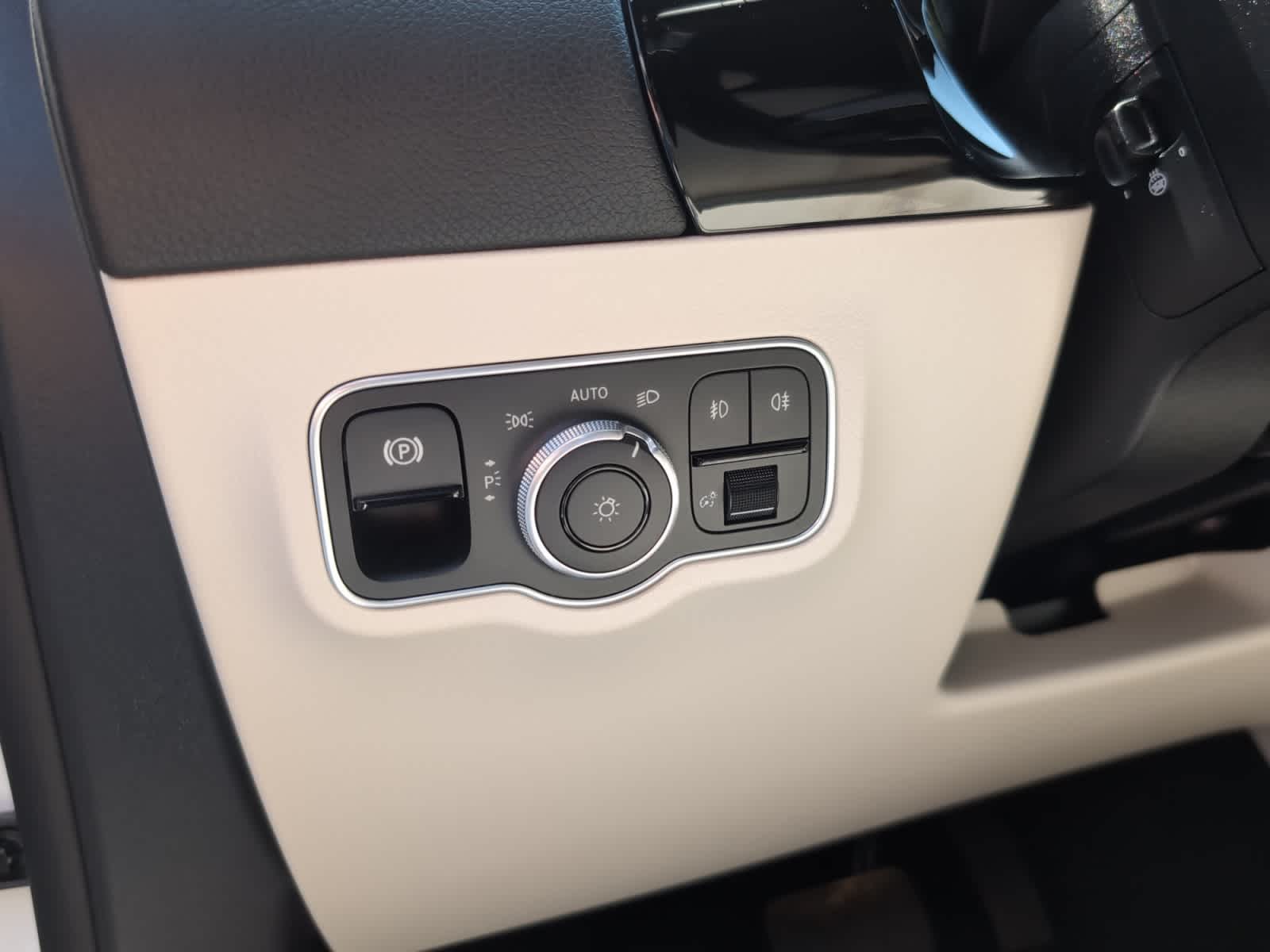 used 2025 Mercedes-Benz GLA 250 car, priced at $43,488