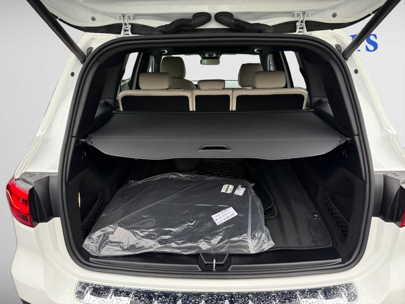 used 2025 Mercedes-Benz GLB 250 car, priced at $42,988