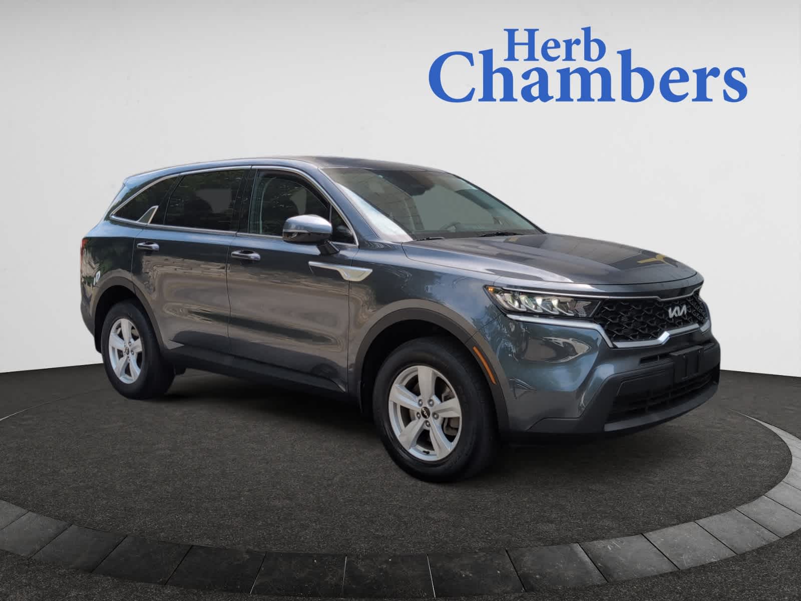 used 2022 Kia Sorento car, priced at $24,998