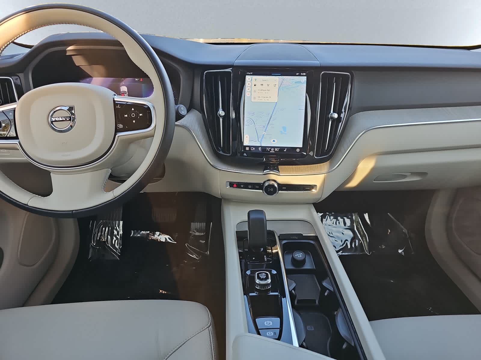 used 2023 Volvo XC60 car, priced at $35,387