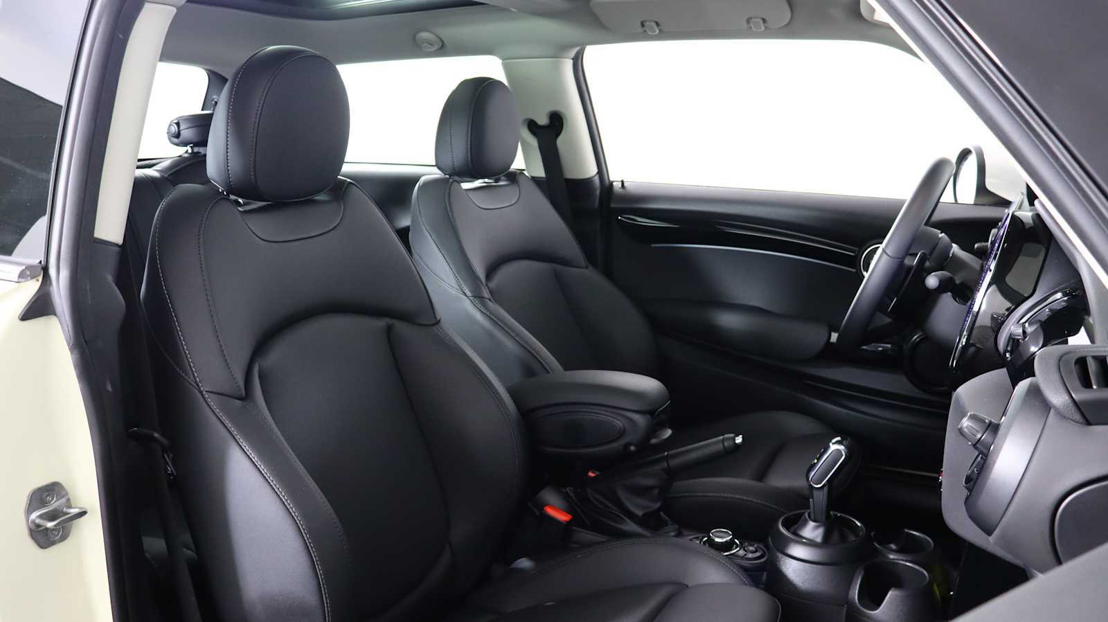 used 2023 MINI Hardtop 2 Door car, priced at $24,898