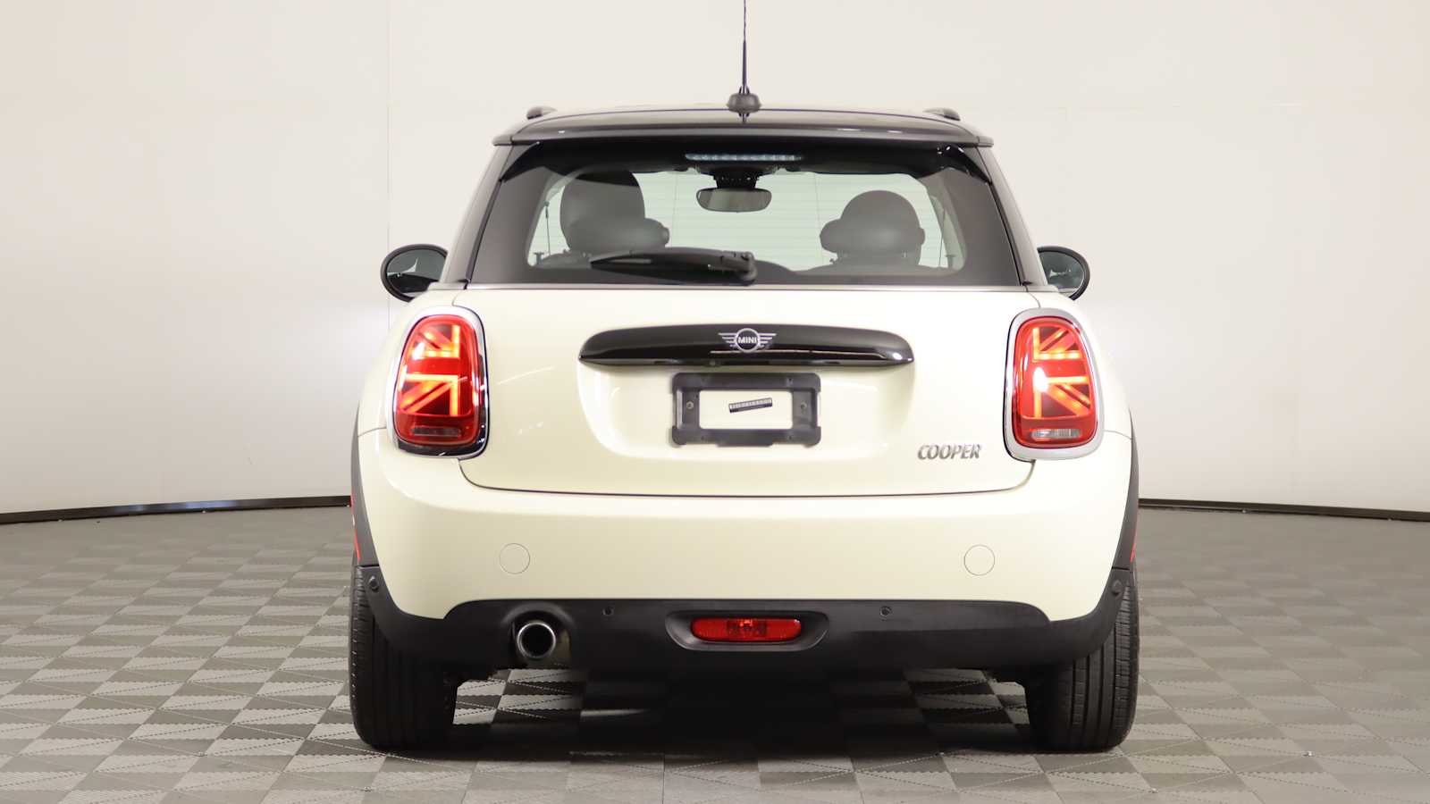 used 2021 MINI Hardtop 2 Door car, priced at $19,598