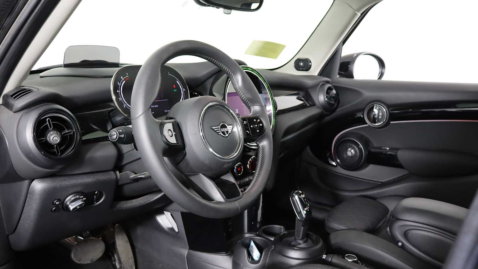 used 2023 MINI Hardtop 4 Door car, priced at $25,698