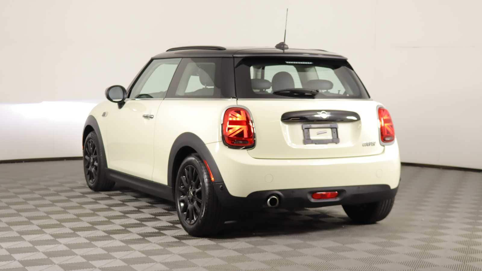 used 2021 MINI Hardtop 2 Door car, priced at $19,598
