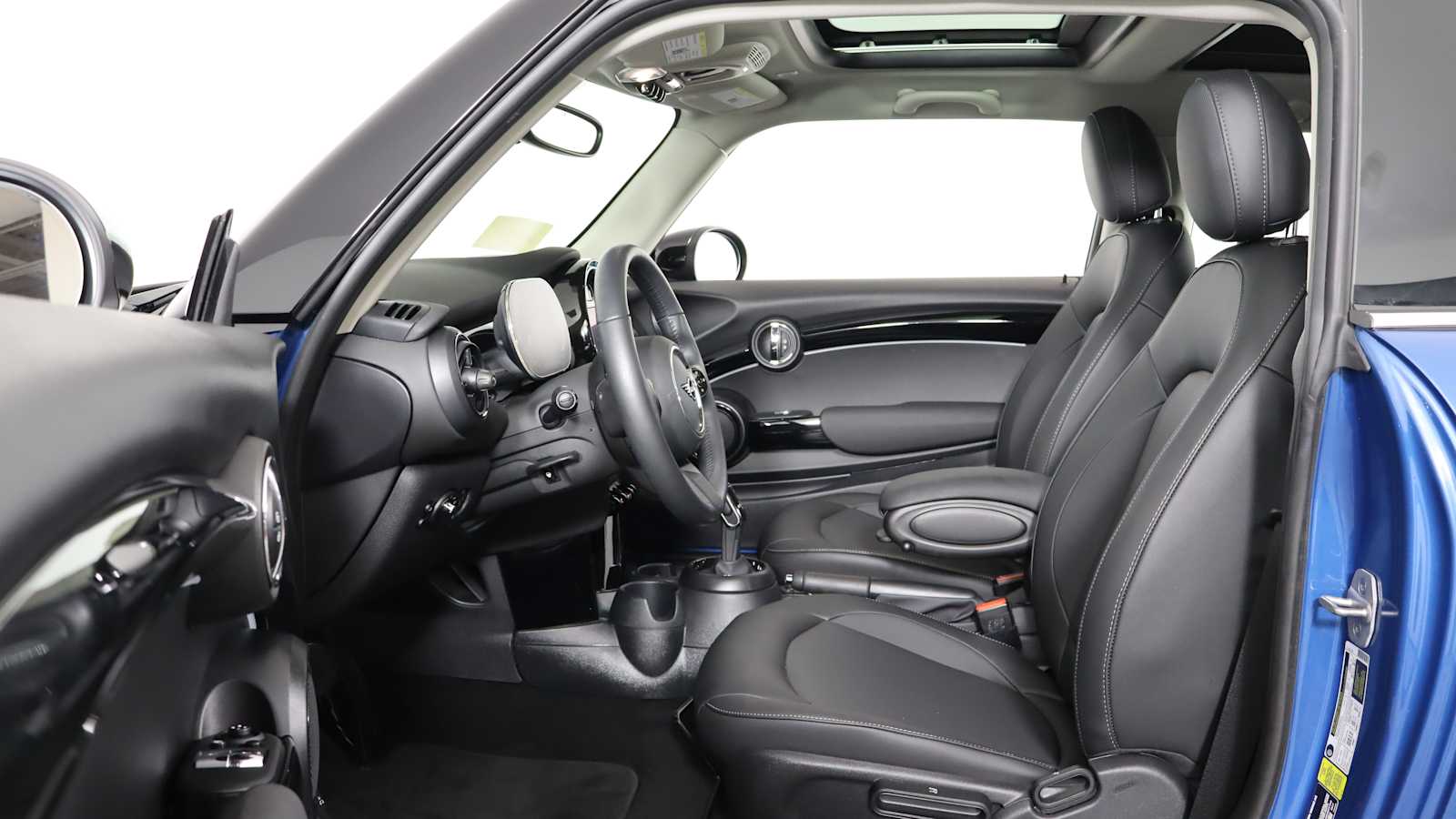 used 2024 MINI Hardtop 2 Door car, priced at $25,698