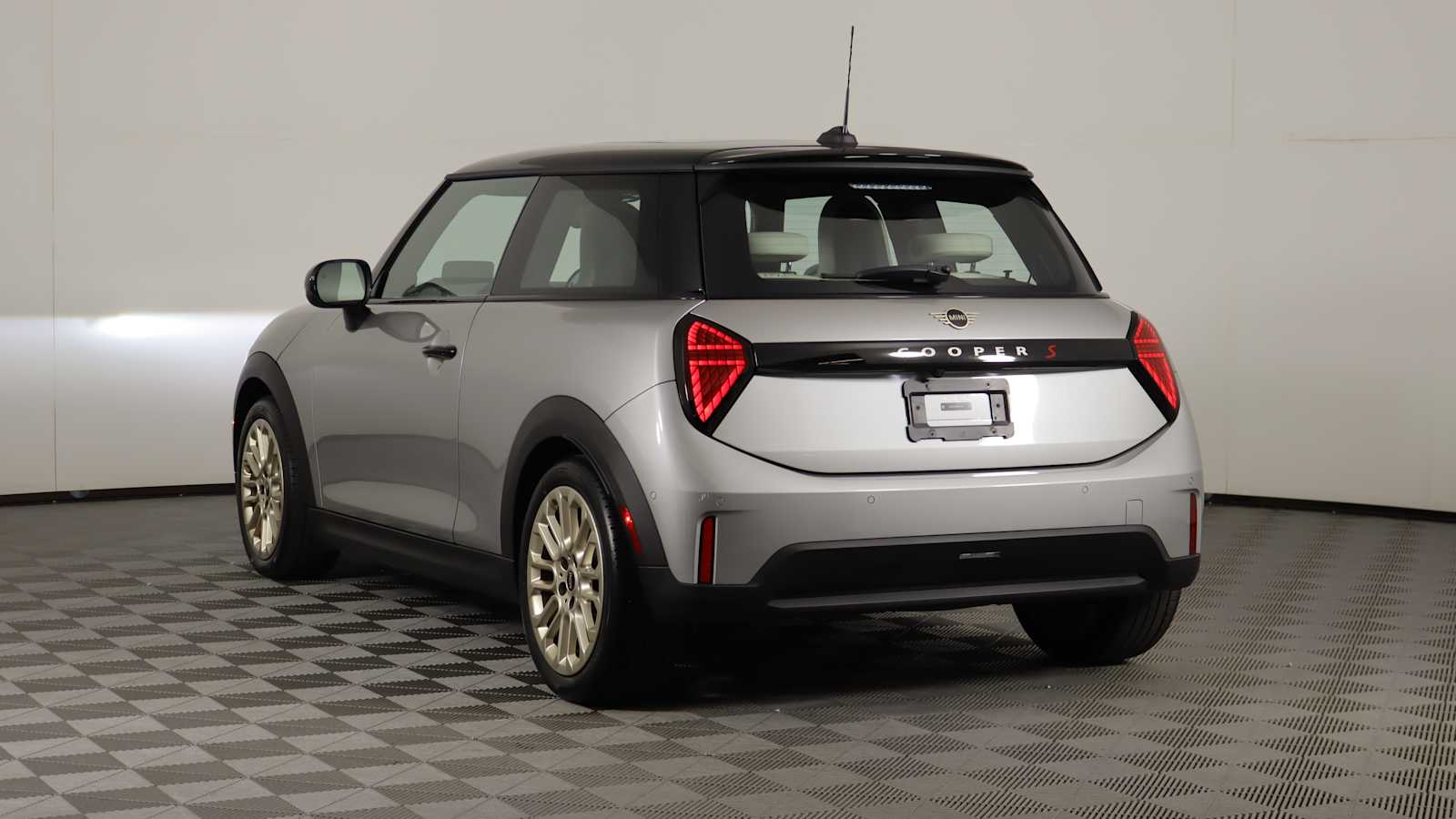 used 2025 MINI Hardtop 2 Door car, priced at $29,998