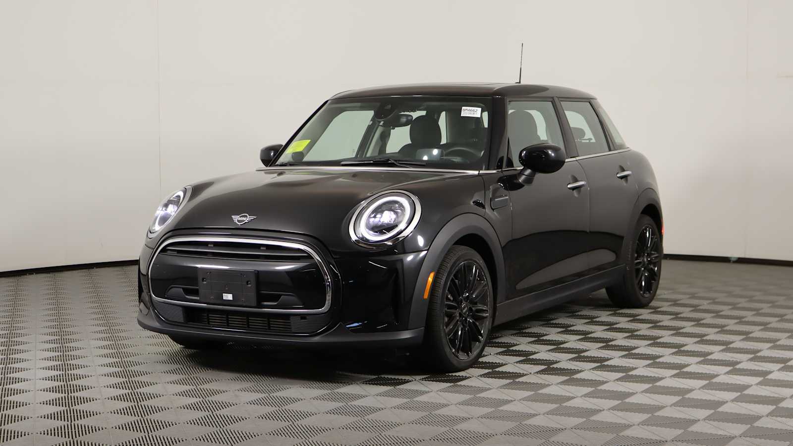 used 2023 MINI Hardtop 4 Door car, priced at $25,698
