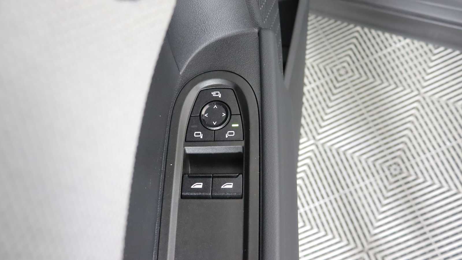 used 2025 MINI Hardtop 2 Door car, priced at $29,998
