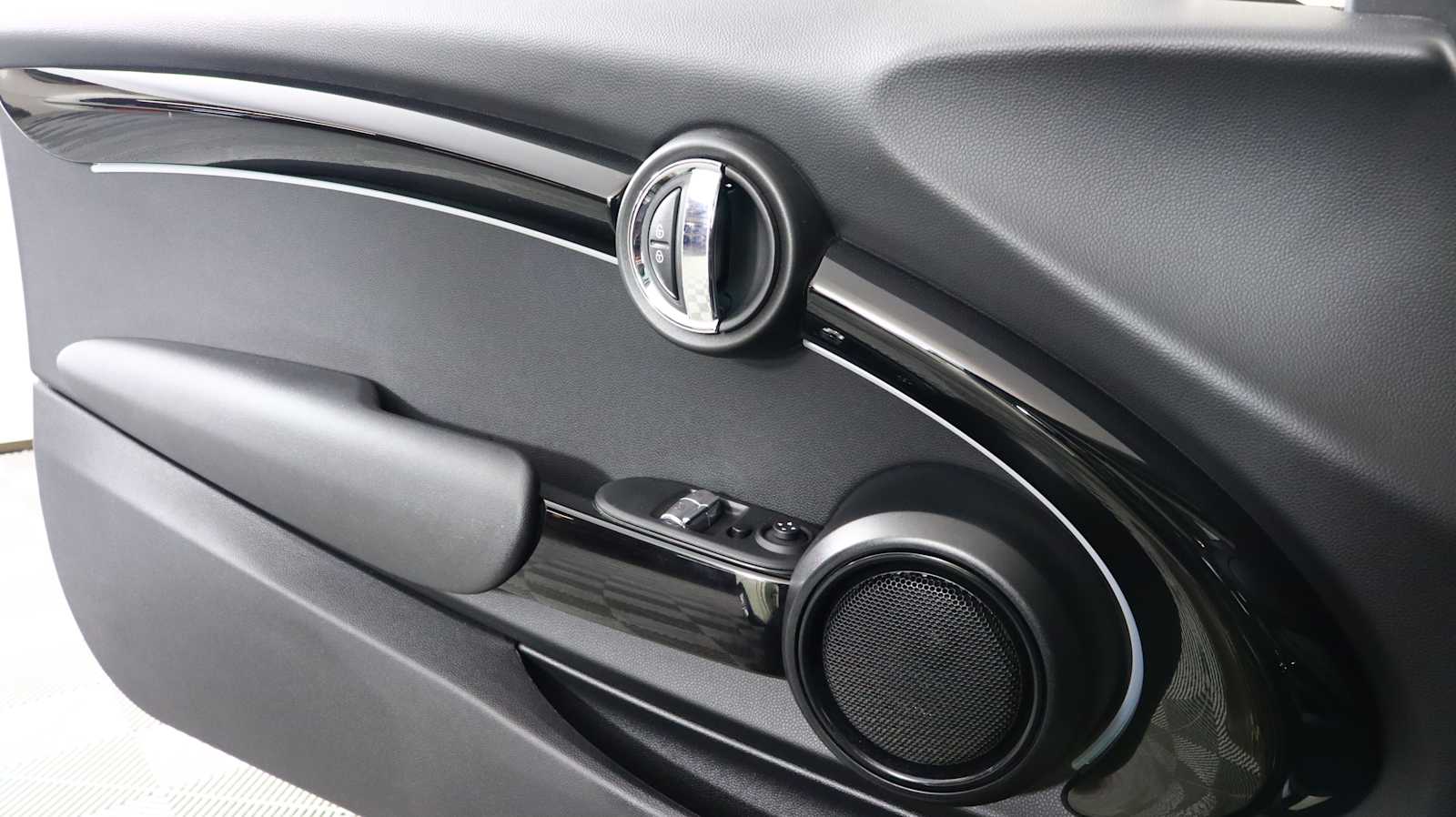 used 2023 MINI Hardtop 2 Door car, priced at $24,898