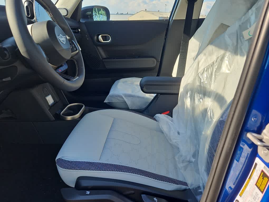 new 2025 MINI Hardtop 4 Door car, priced at $38,045