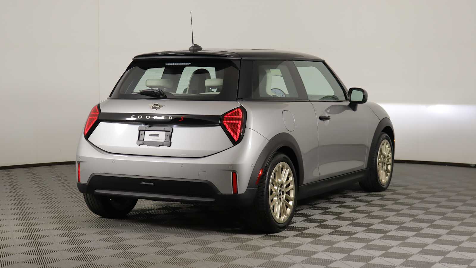 used 2025 MINI Hardtop 2 Door car, priced at $29,998