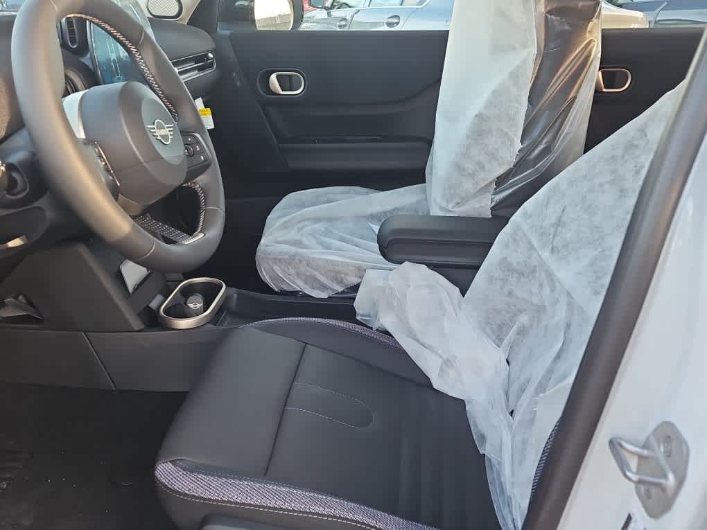 new 2025 MINI Hardtop 4 Door car, priced at $38,375