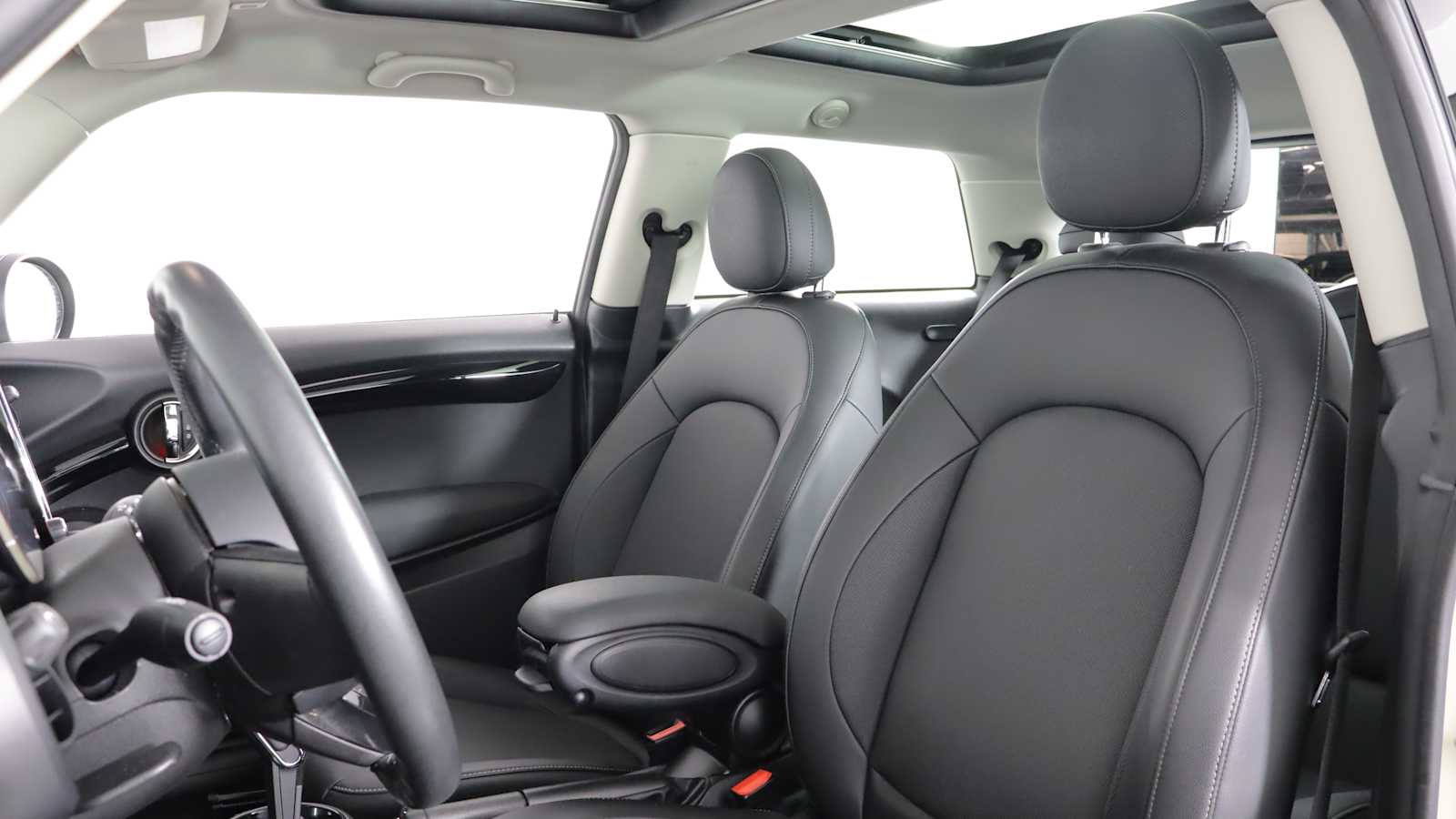 used 2021 MINI Hardtop 2 Door car, priced at $19,598