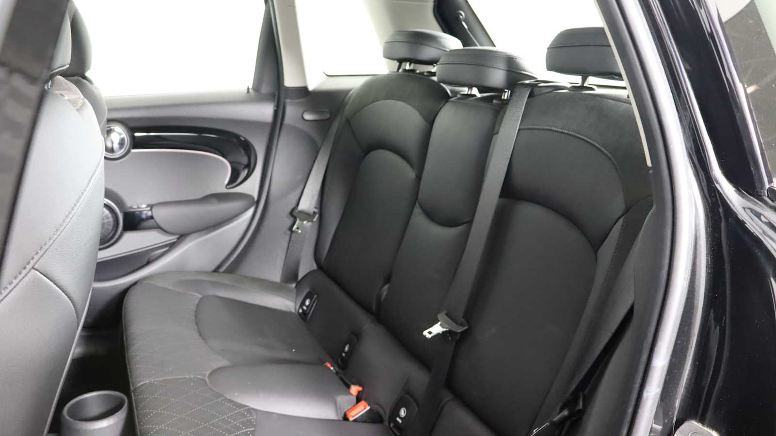 used 2023 MINI Hardtop 4 Door car, priced at $25,698