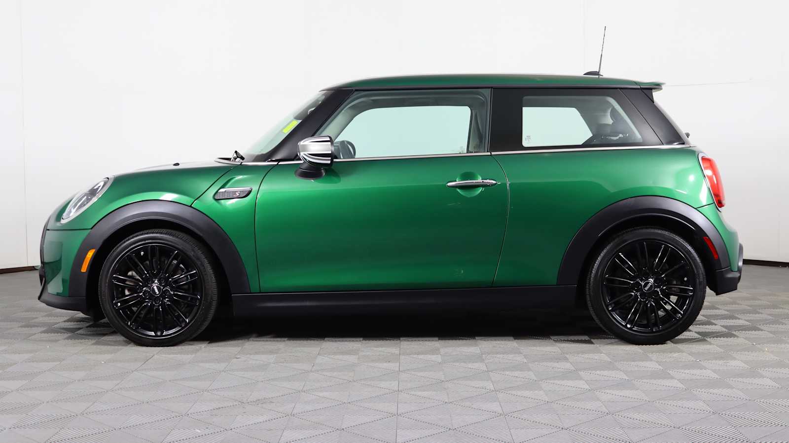 used 2024 MINI Hardtop 2 Door car, priced at $26,691