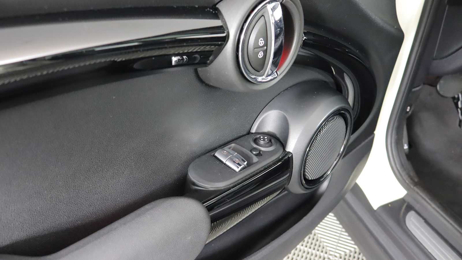 used 2021 MINI Hardtop 2 Door car, priced at $19,598