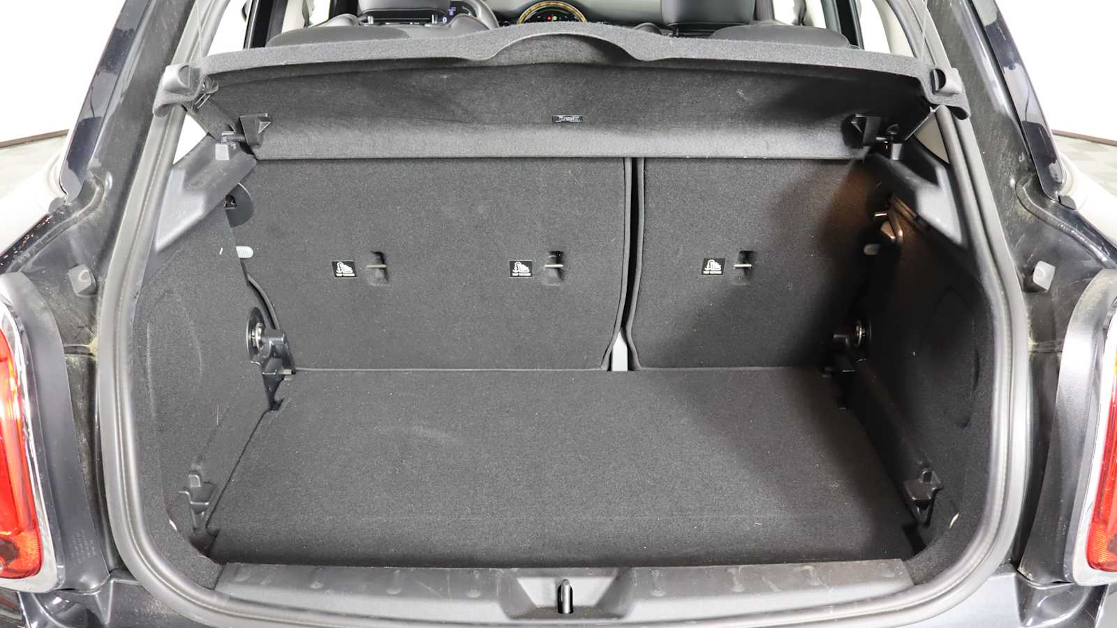 used 2023 MINI Hardtop 4 Door car, priced at $25,698