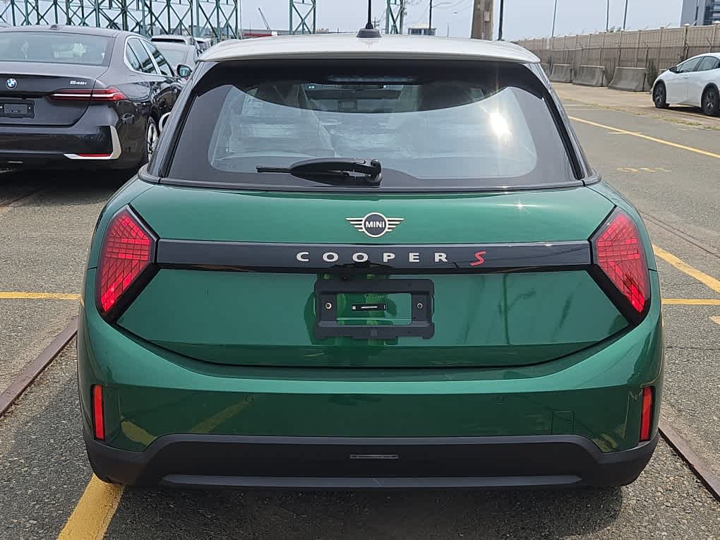 new 2025 MINI Hardtop 4 Door car, priced at $38,775