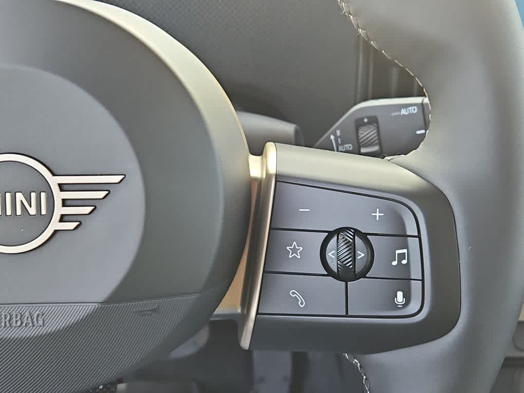 new 2025 MINI Hardtop 4 Door car, priced at $38,260