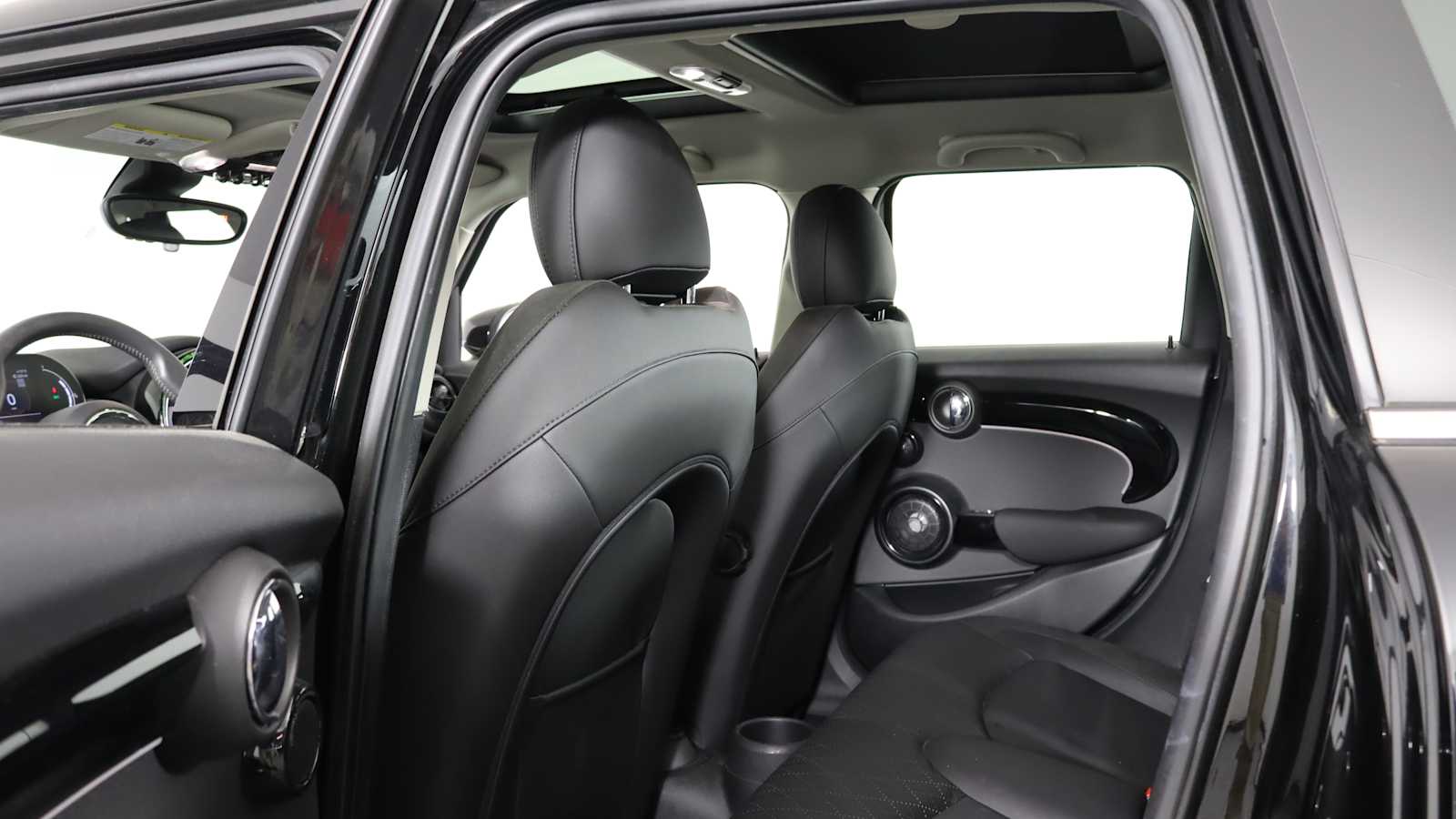 used 2023 MINI Hardtop 4 Door car, priced at $25,698