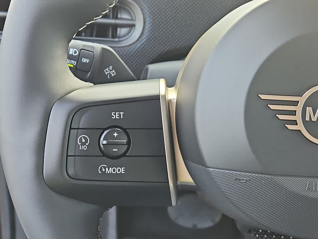 new 2025 MINI Hardtop 4 Door car, priced at $38,260