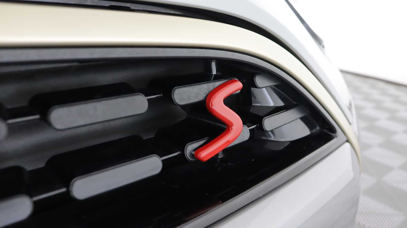 used 2025 MINI Hardtop 2 Door car, priced at $29,998