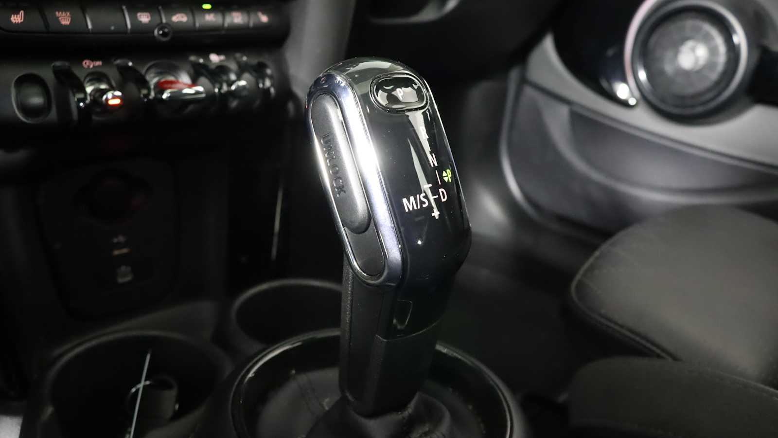 used 2023 MINI Hardtop 4 Door car, priced at $25,698