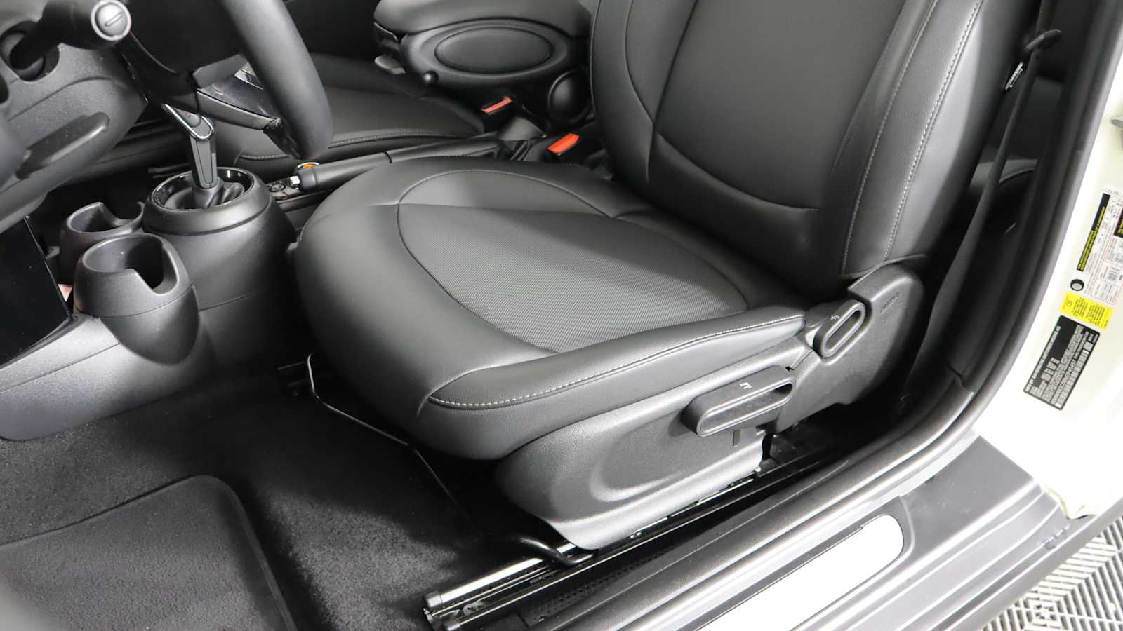used 2021 MINI Hardtop 2 Door car, priced at $19,598
