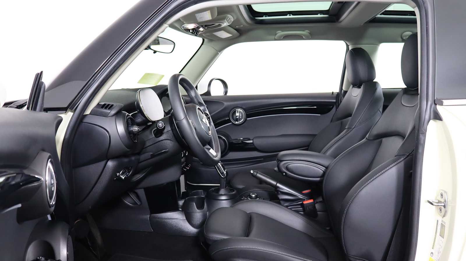 used 2023 MINI Hardtop 2 Door car, priced at $24,898