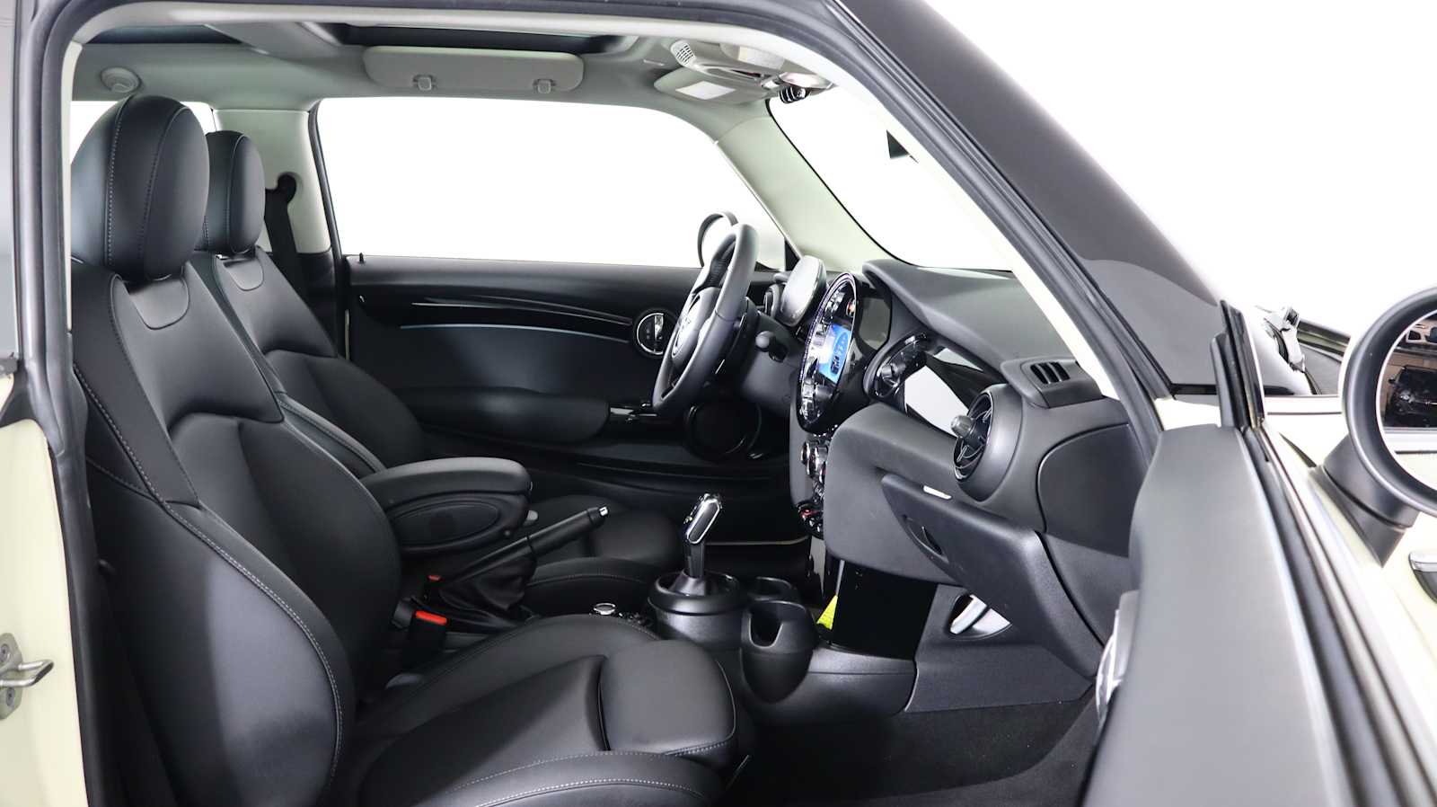 used 2023 MINI Hardtop 2 Door car, priced at $24,898