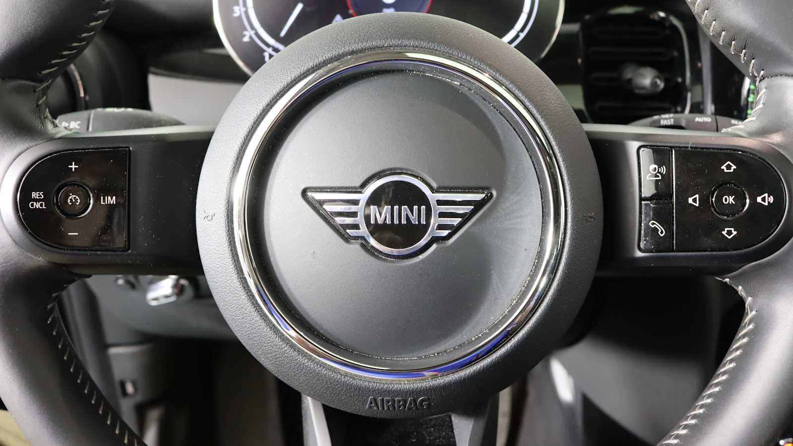 used 2023 MINI Hardtop 4 Door car, priced at $25,698