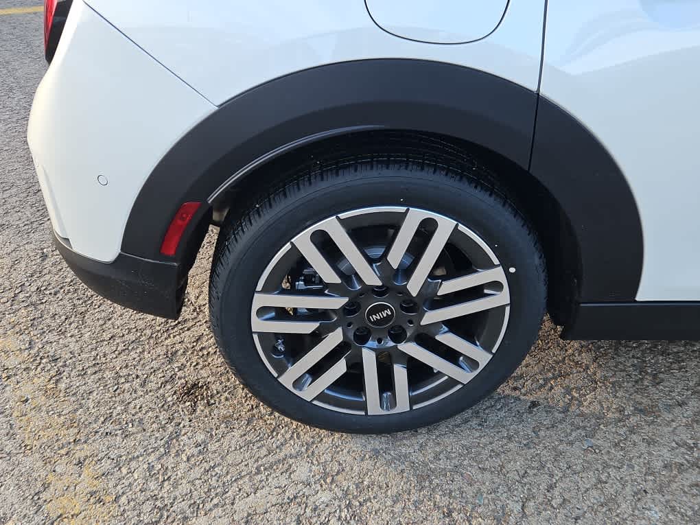 new 2025 MINI Hardtop 4 Door car, priced at $38,375