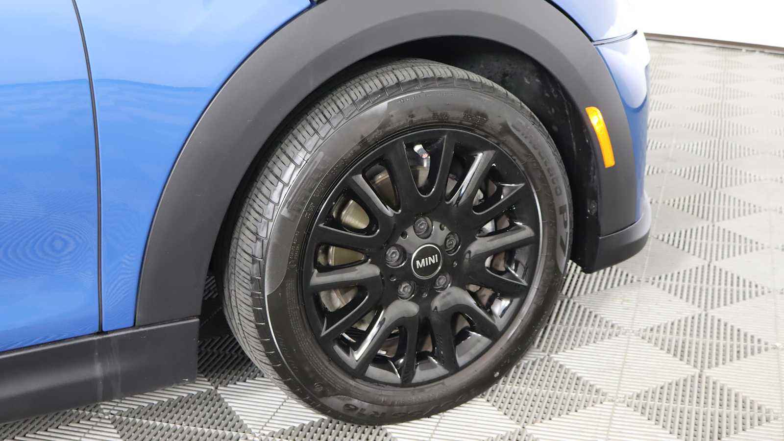 used 2024 MINI Hardtop 2 Door car, priced at $25,698