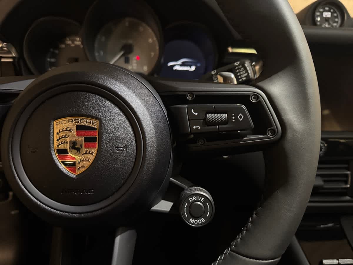 new 2025 Porsche Macan car