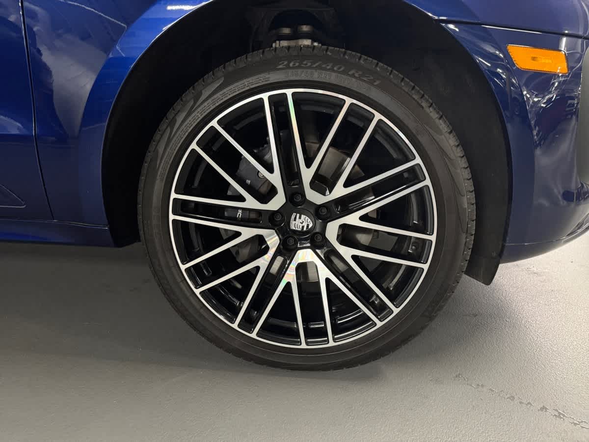 new 2025 Porsche Macan car