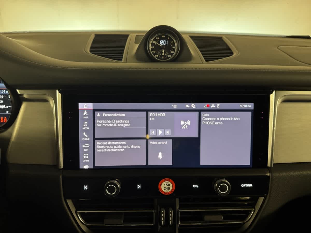new 2025 Porsche Macan car