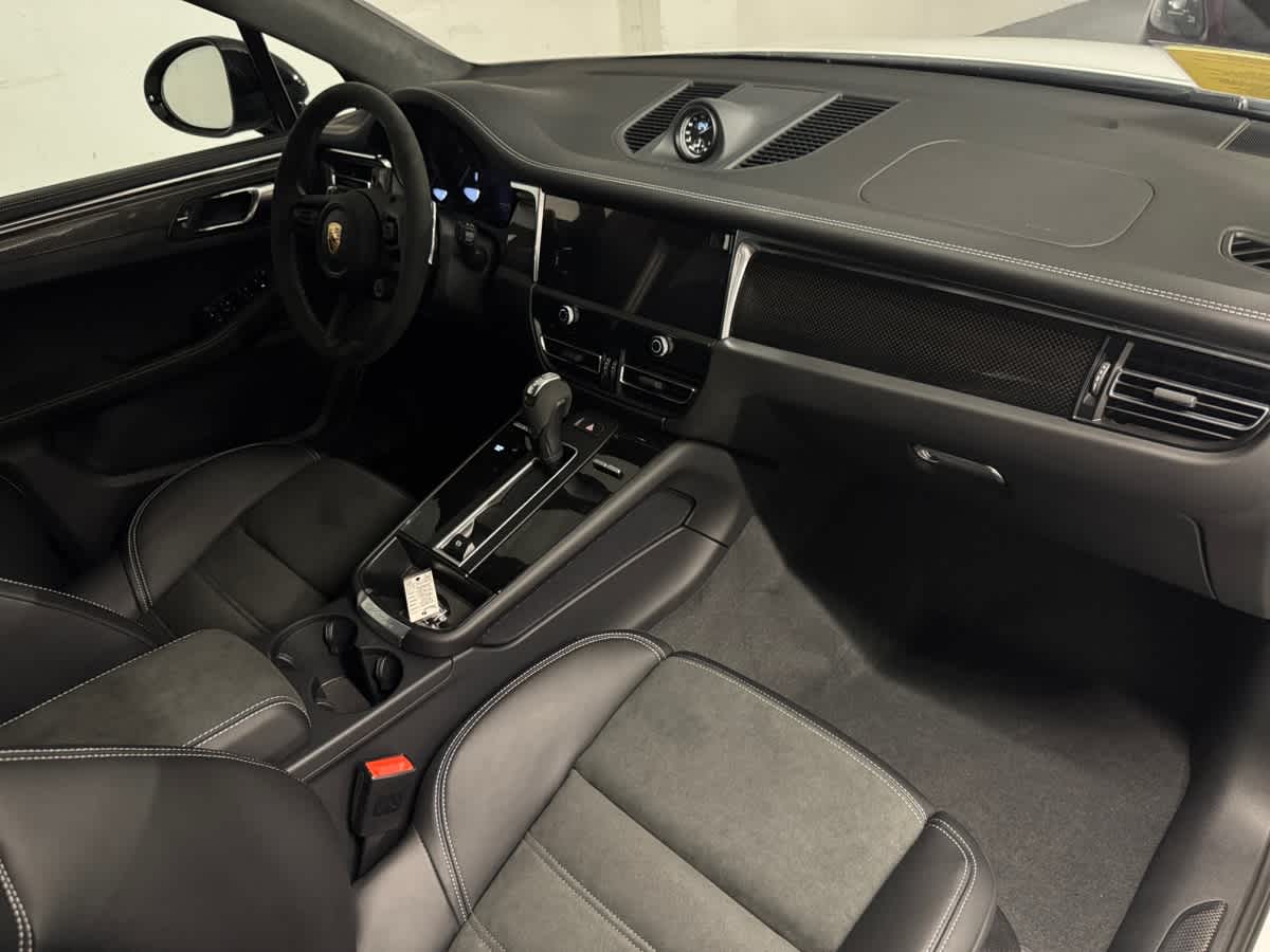 new 2025 Porsche Macan car